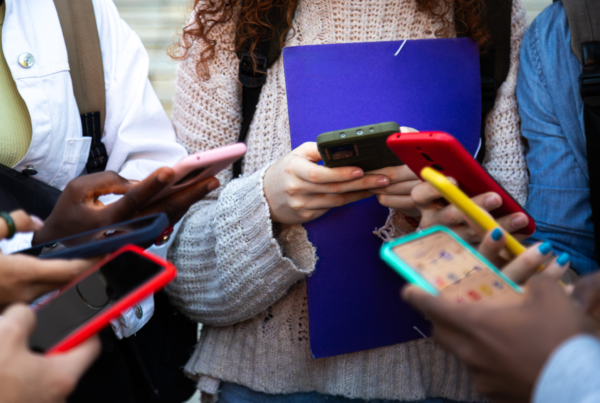 kids on their phones